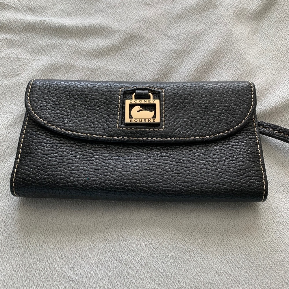 Dooney and Bourke wallet